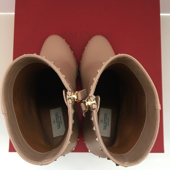 🌟LAST CALL🌟Valentino Soul Rockstud Boots in Nude - Picture 6 of 8